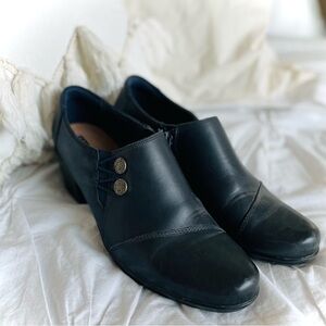 CLARKS COLLECTION | 8.5 | Emslie Warren Navy Side Button Bootie 26128442